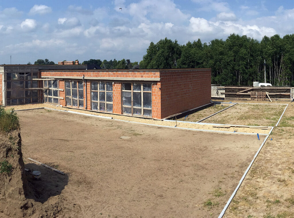 Zanim zaczniemy montaż, wybierzmy się na oględziny miejsca inwestycji. Fot. MULTIKO ARCHITEKTURA OKIEN