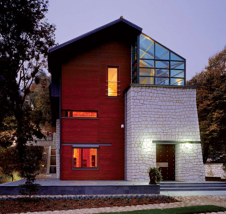 Szkło aktywne zmienia swoje właściwości fizyczne, na przykład przejrzystość, zabarwienie czy temperaturę pod wpływem bodźca zewnętrznego. Fot. PILKINGTON