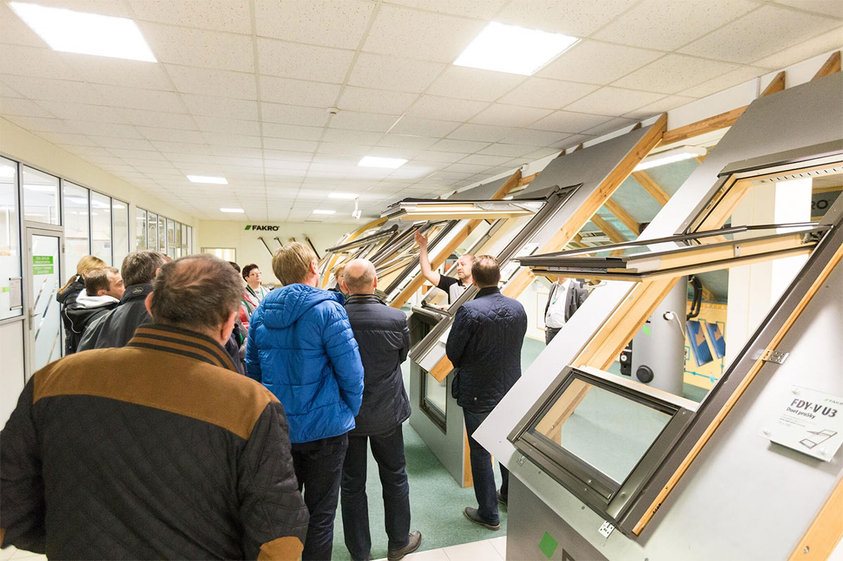 Jak kształcić młodych monterów stolarki – wsparcie edukacji przez biznes