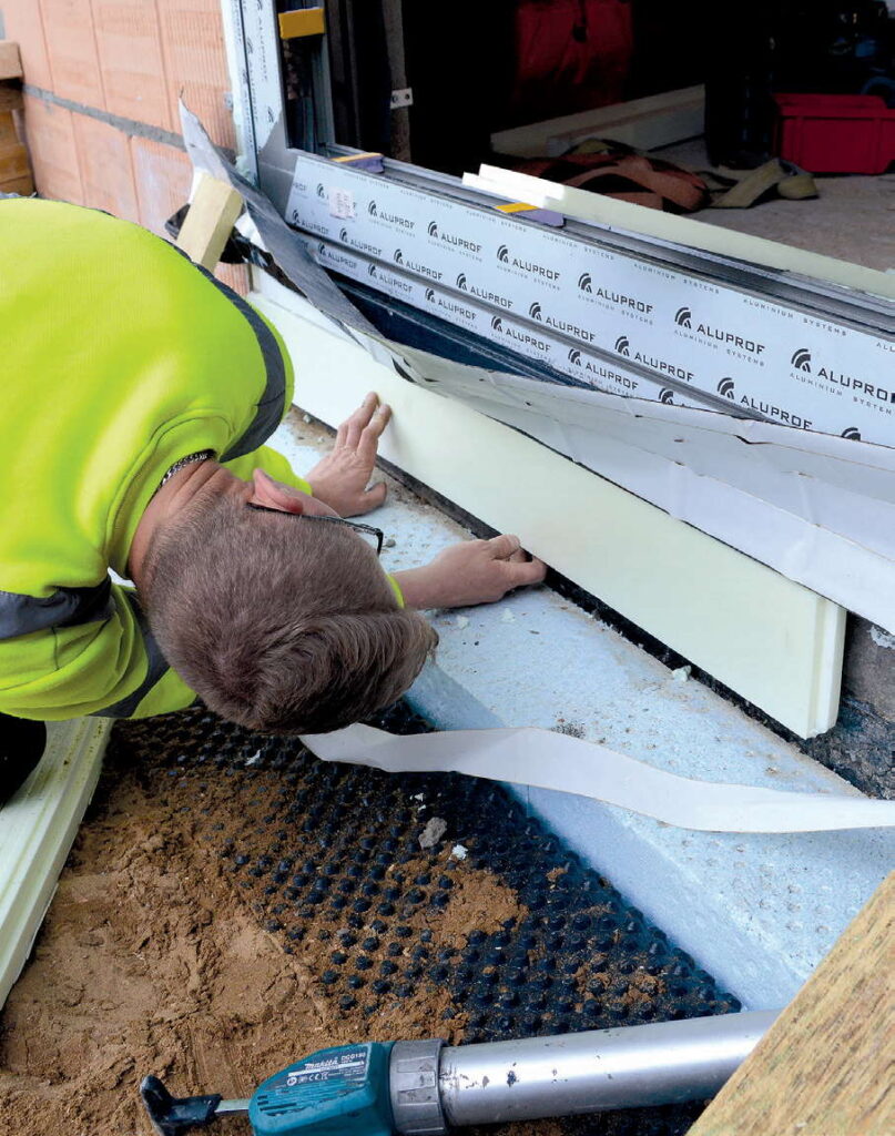 Kształtka XPS mocowana pod fartuchem