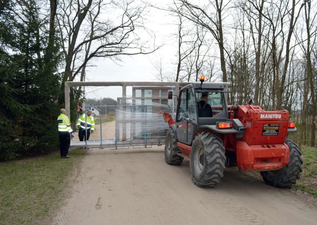 Transport konstrukcji na plac budowy
