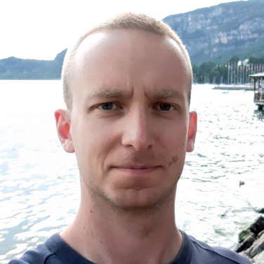 Łukasz MARUSZAK Kierownik ds. Sprzedaży i Rozwoju w firmie GLASSLIFT, zajmującej się sprzedażą i wynajmem specjalistycznych maszyn i urządzeń do transportu i montażu stolarki,